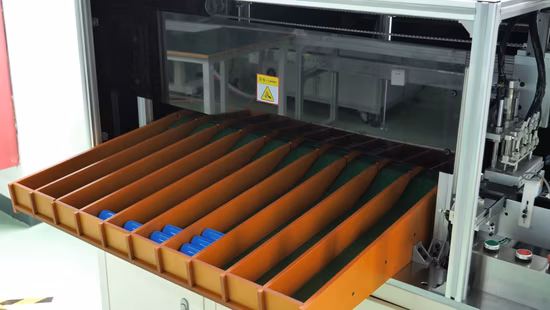 カスタマイズされた充電式 48V 16 シリーズ リチウムイオン電池、Bluetooth APP 付き家庭用エネルギー貯蔵電池用 150Ah リチウムイオン電池